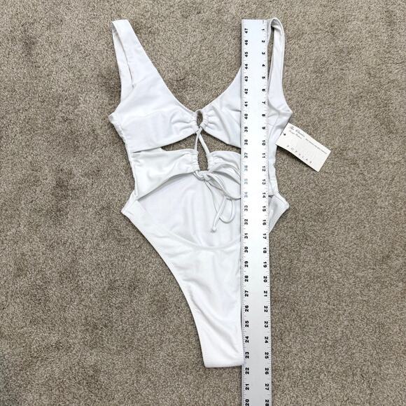 CHYRII small cutout lace up high cut one piece swimsuit monokini SW 2923 - Picture 5 of 10